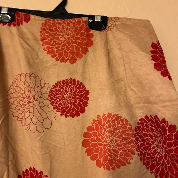 Venezia Jeans Clothing Co. Tan with Red-Orange & Orange Floral Print Skirt - Picture 4 of 11